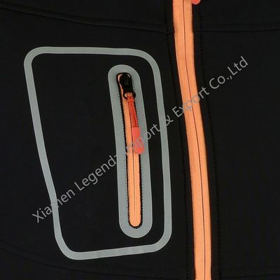 Wodoodporna kurtka zewnętrzna Espandex Męska kurtka z wieloma kieszeniami i zamkiem błyskawicznym Ciepła kurtka softshell z kapturem